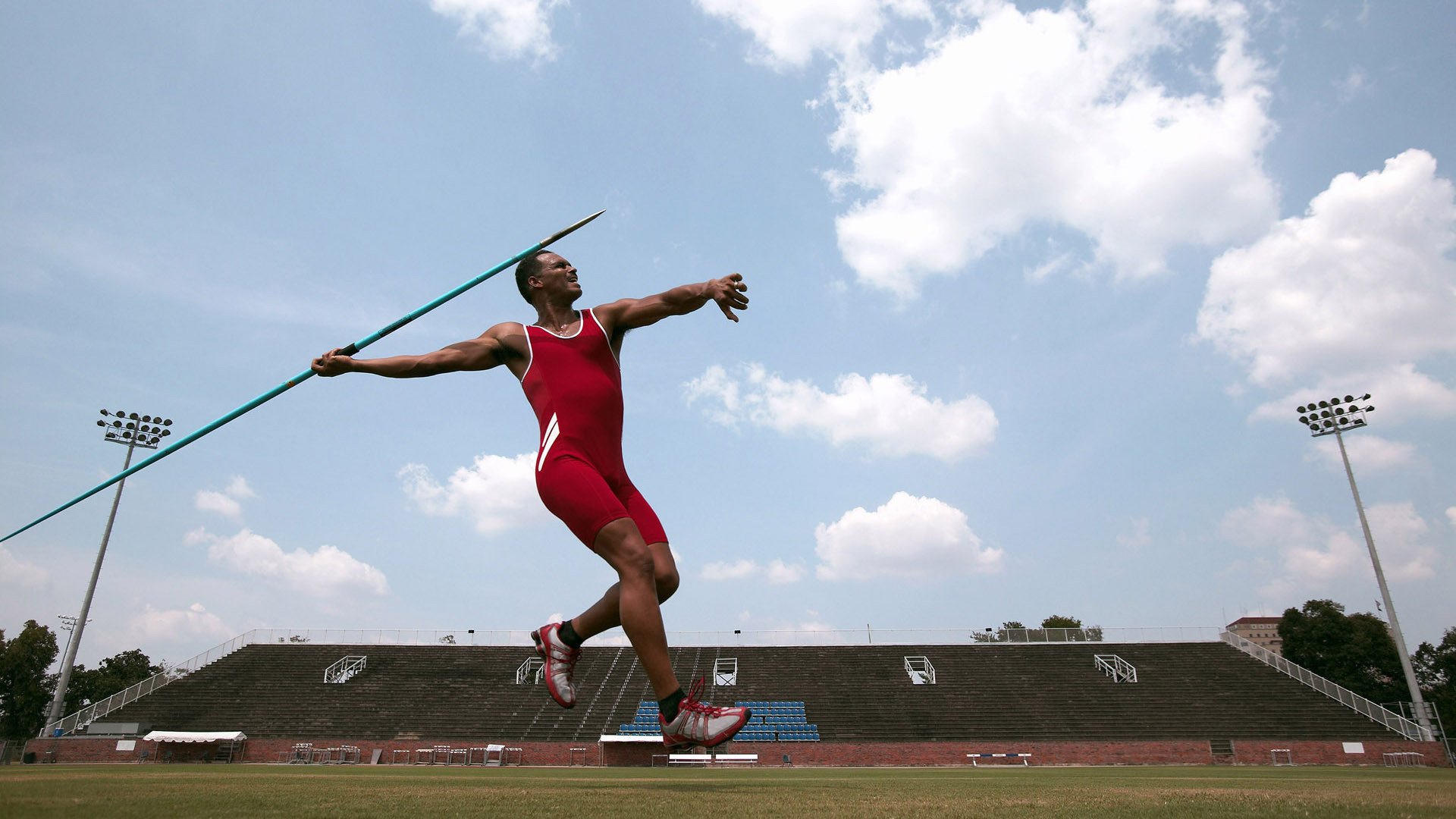 基：全黑队的“进攻启动者”，每次防守后的快速反击总能引领球队攻势